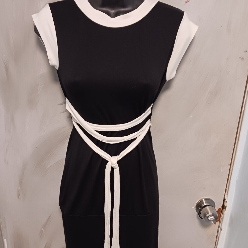 Black & White Knot-Waist Midi Dress